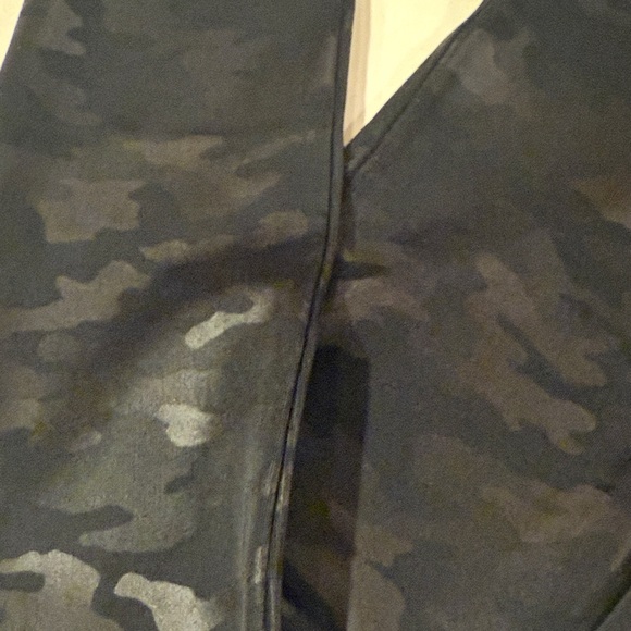 SPANX Camouflage Black Leggings - Picture 6 of 8